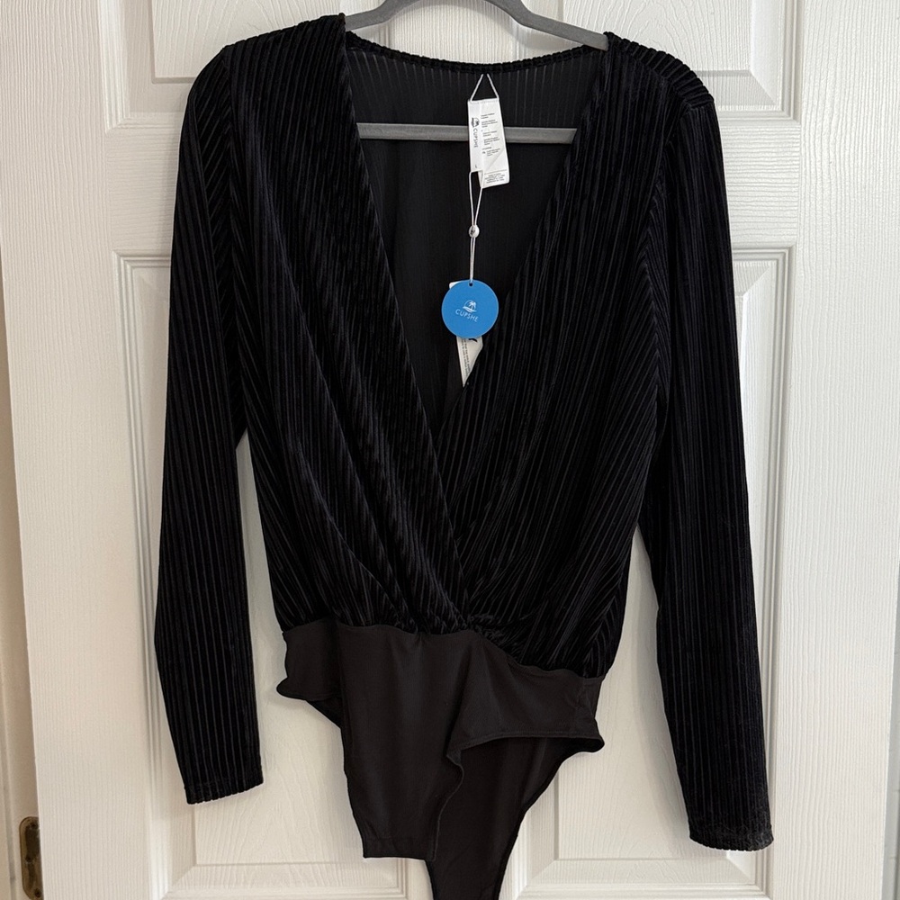 Cupshe Black Pleated V-Neck Bodysuit